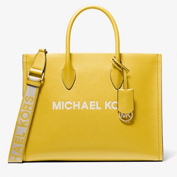 Michael Kors Mirella
Medium Pebbled Leather
Tote Shoulder Bag - Picture 2 of 13